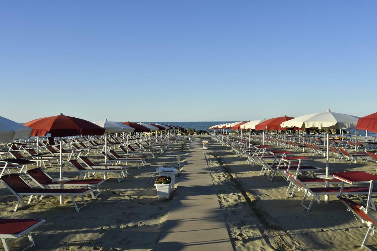 Pensione Elena Misano Adriatico Buitenkant foto